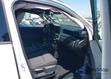 2024 Toyota Tacoma Sr 2Wd z USA, uszkodzony, nr VIN 3TYJDAHN5RT012562